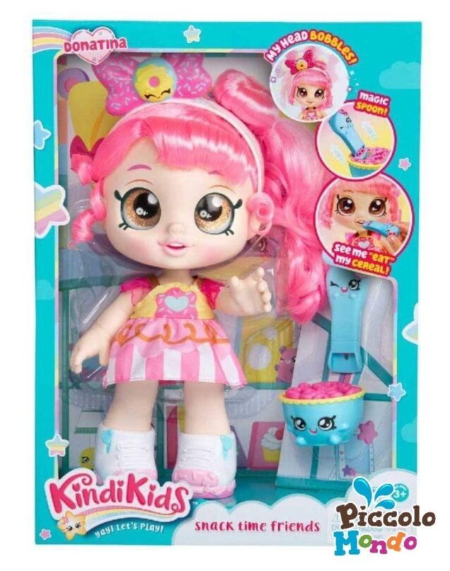 Stigle su Jessicake i njene prijateljice Peppa-Mint, Dontina i Marsha! One su spremne za zajedničko druženje sa tobom. Upoznaj preslatku Jessicake, velikih blistavih očiju, prelepe frizure, obučenu potpuno trendi! Ona obožava kolače, zatreperi joj glava čim je podigneš i pokažeš joj njen omiljeni kolač sa višnjama. Pospi njen kolač sa šarenim mrvicama i ponudi joj i vidi kako magično pojede taj kolač! Uživaćeš u igri sa svojom novom prijateljicom, haljina i sandalice joj se skidaju, tako da ćeš moći i da je modiraš.