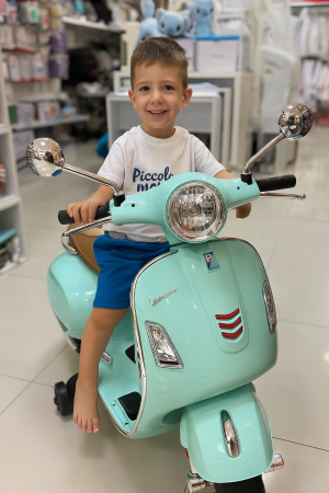 Decija vespa GTS na akumulator