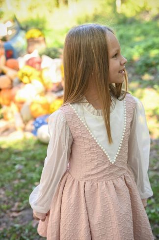 Alternative view of JAMILA PINK HALJINICA SA BISERIMA